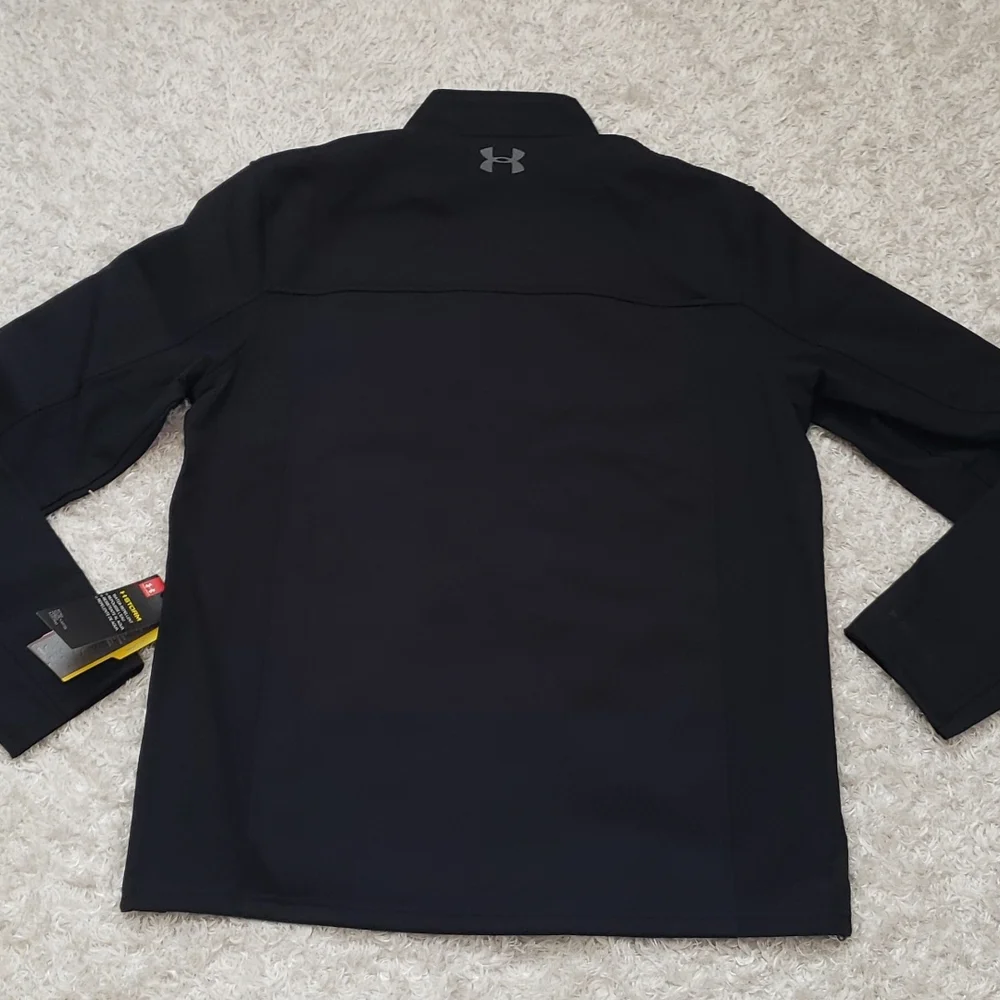 Men's Under Armour Water Wind Resistant Infrared retains heat